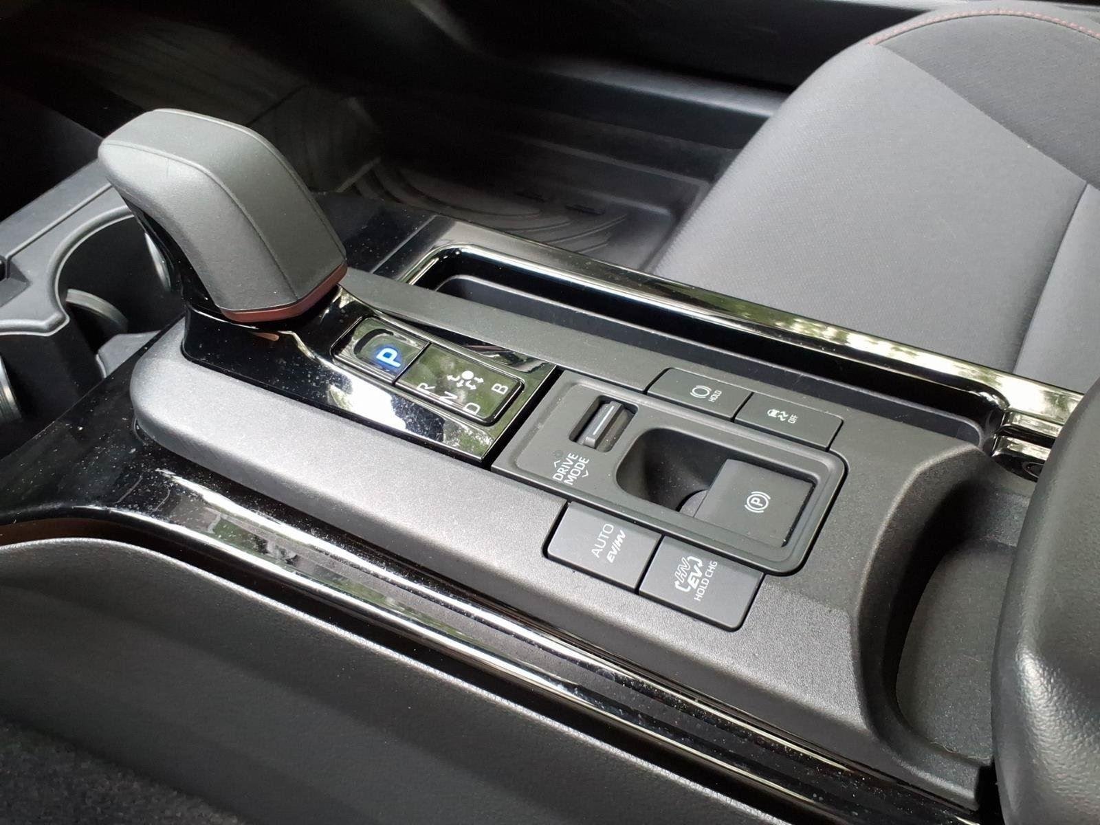 Used 2024 Wind Chill Pearl Toyota SE image 23