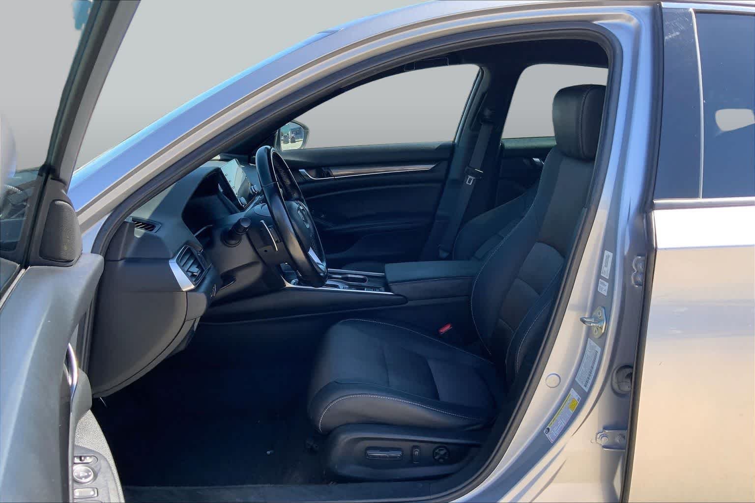 Used 2021 Lunar Silver Metallic Honda Sport image 8