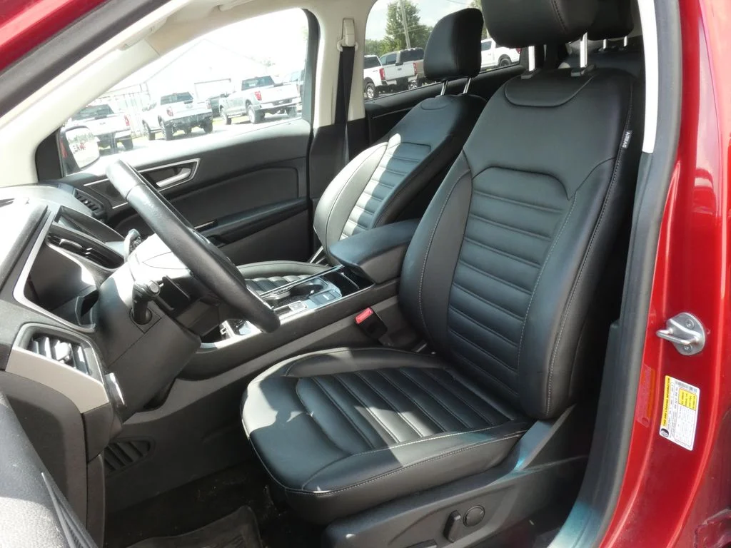 Used 2020 Red Ford SEL image 6