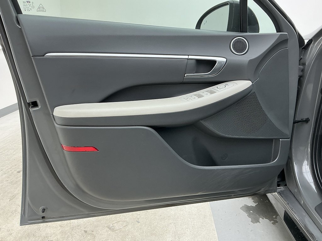 Used 2023 Hampton Gray Metallic Hyundai SEL image 14