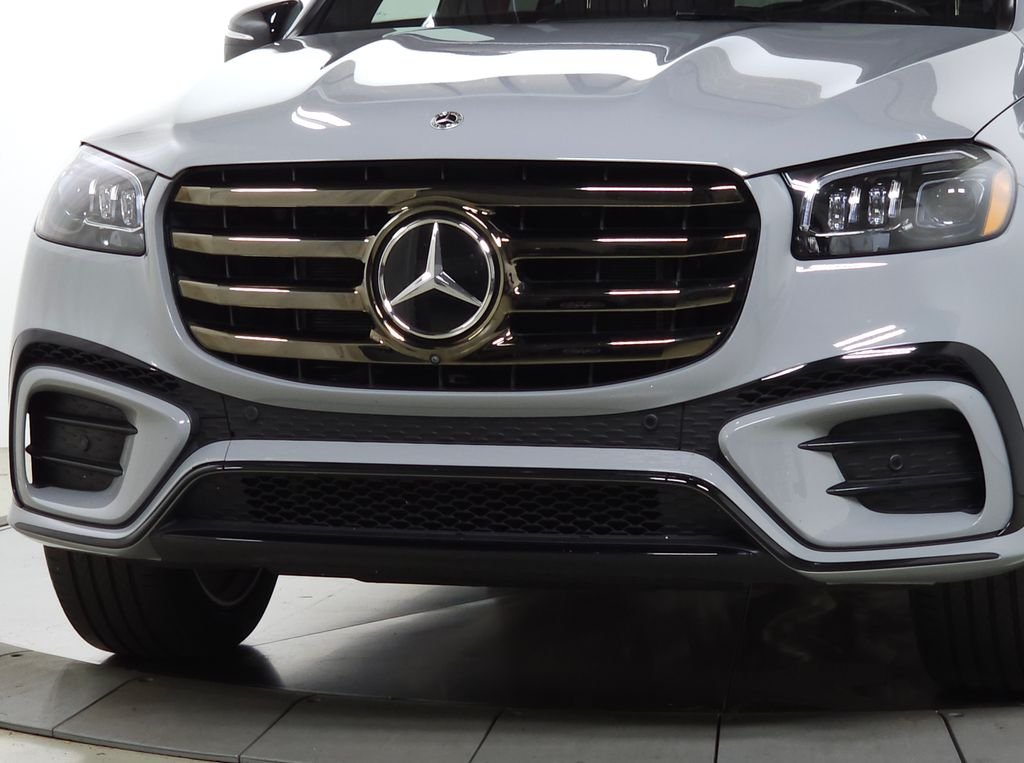 Used 2025 White Mercedes-Benz GLS 580 image 13