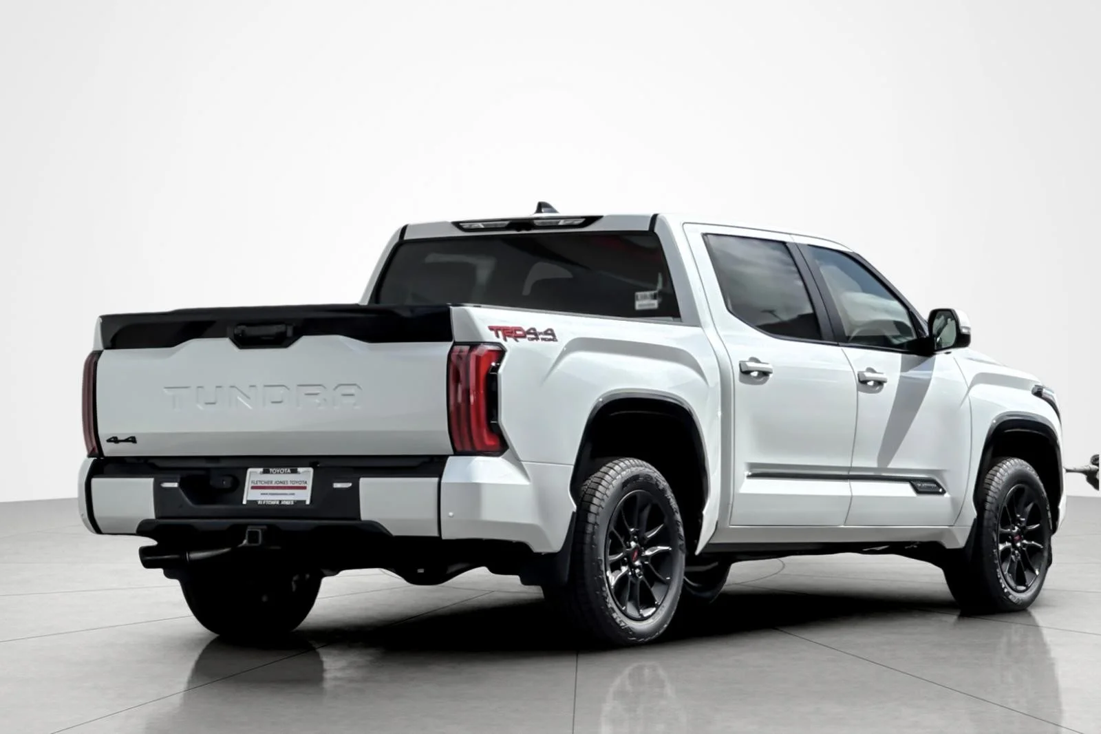 New 2026 Wind Chill Pearl <sup>1</sup> Toyota  Platinum image 5
