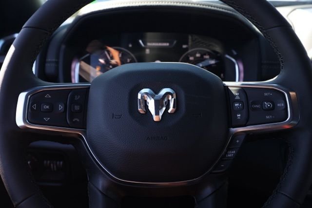 New 2026 Diamond Black Crystal Pearl-Coat Exterior Paint RAM Laramie Night Edition image 23