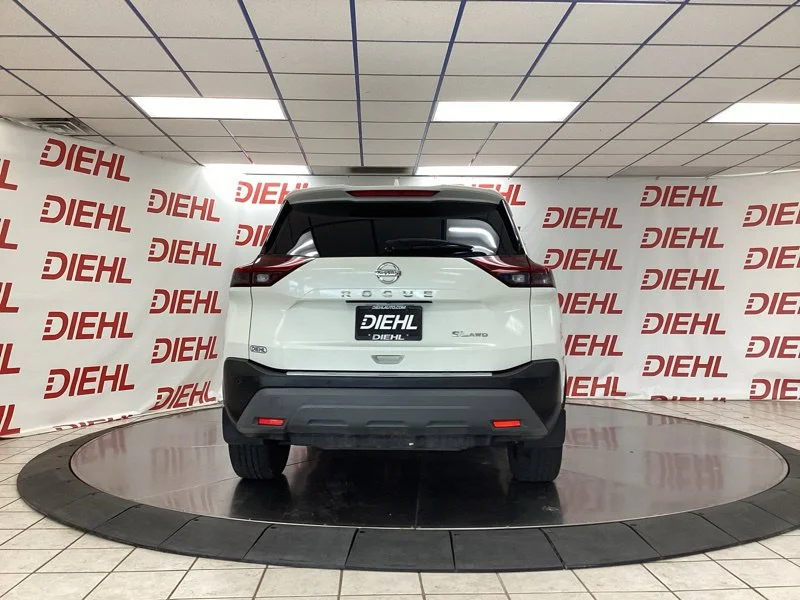 Used 2021 White Nissan SL image 6