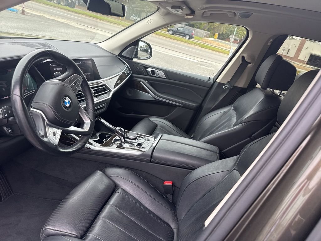 Used 2020 Green BMW xDrive40i image 3