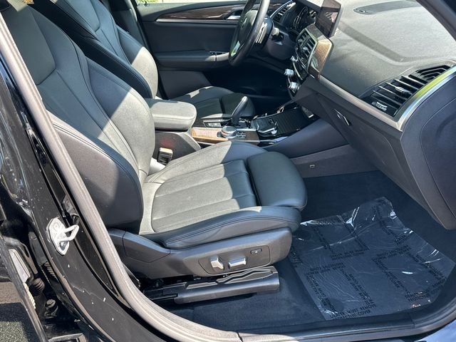 Used 2019 Black BMW xDrive30i image 14