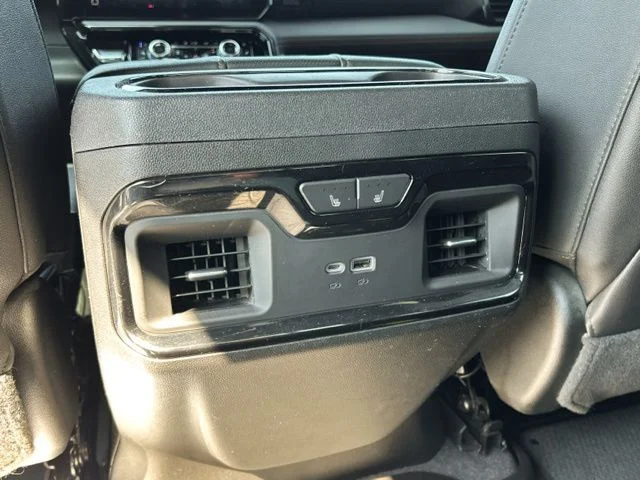 Used 2022 White GMC AT4 image 20