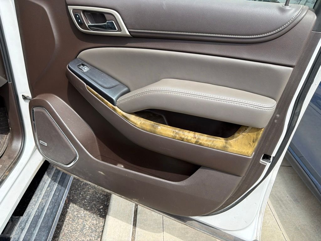 Used 2016 White GMC Denali image 10