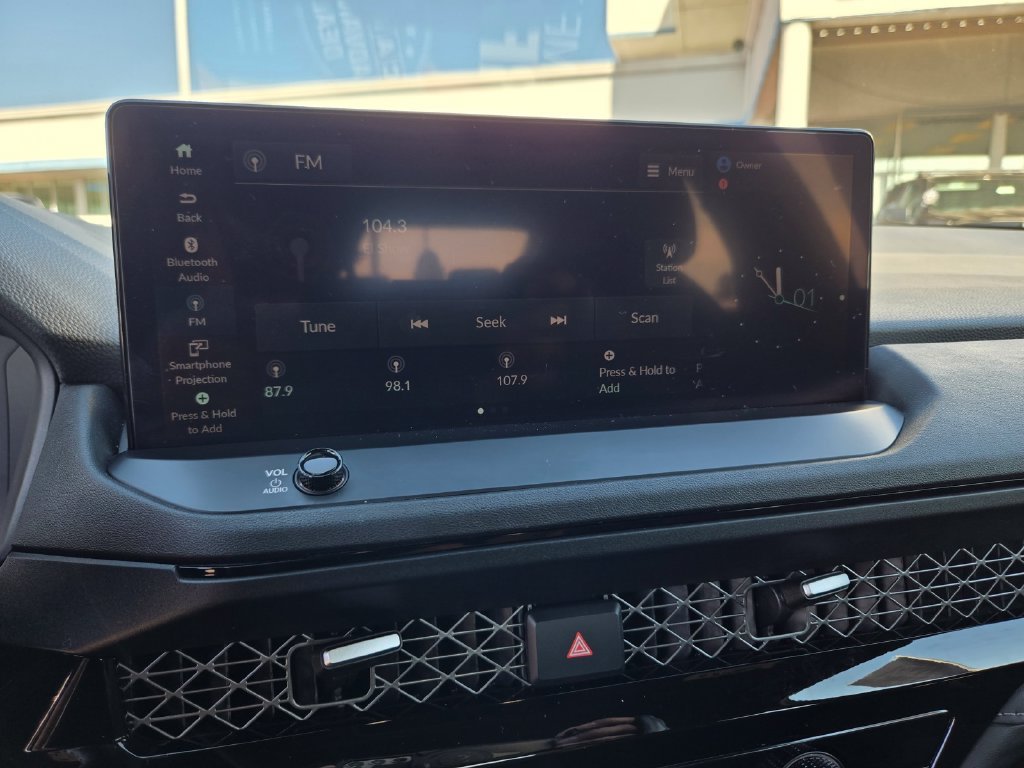 Used 2024  Honda Sport image 15