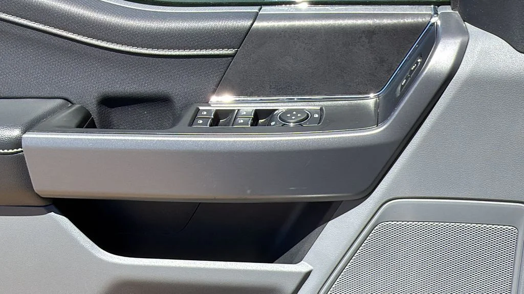 Used 2025 Blue Metallic Ford XLT image 22