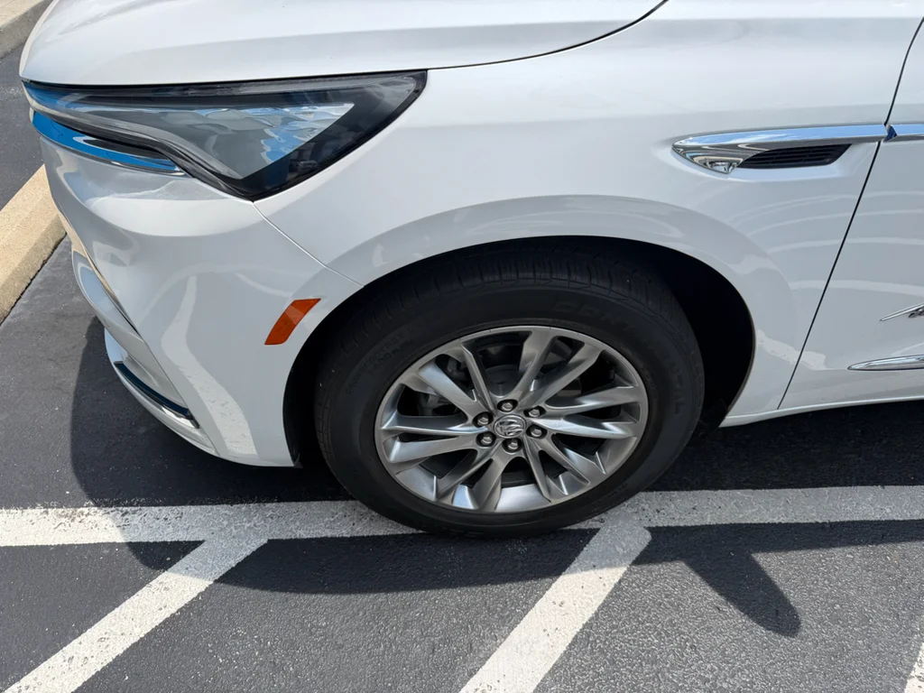 Certified Used 2023 White Frost Tricoat Buick Avenir image 2
