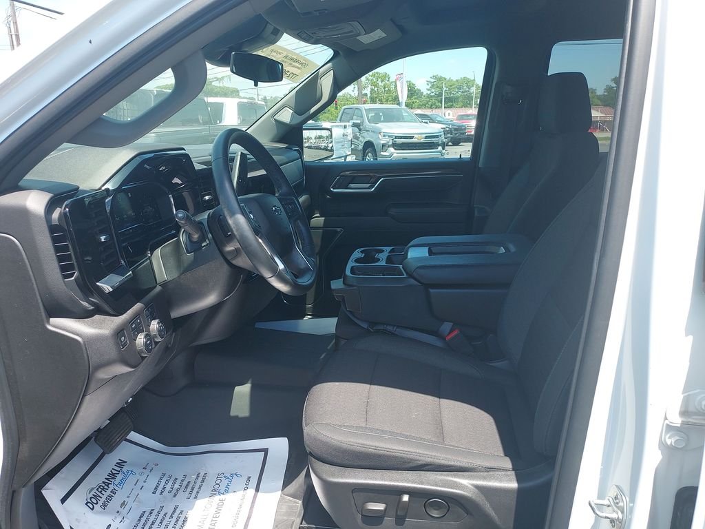 Used 2025 White Chevrolet RST image 12