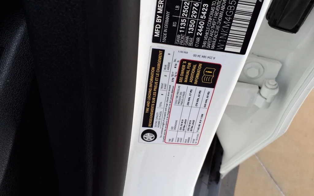 Used 2025 White Mercedes-Benz GLC 300 image 33
