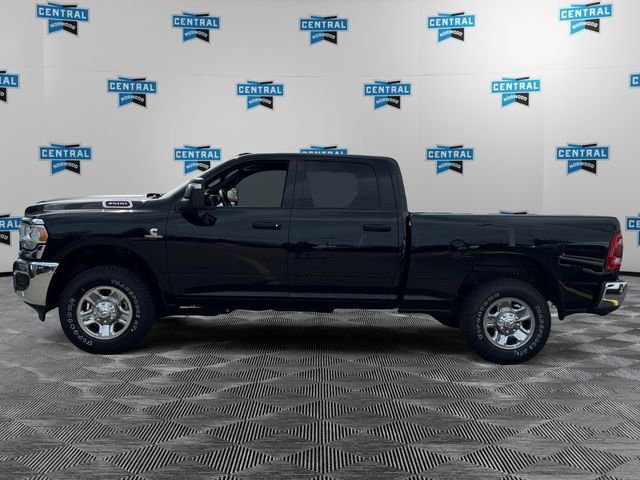 New 2024 Diamond Black Crystal Pearl-Coat Exterior Paint RAM Tradesman image 2
