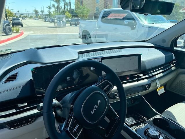 New 2026 Ceramic Silver Kia SX Prestige image 9