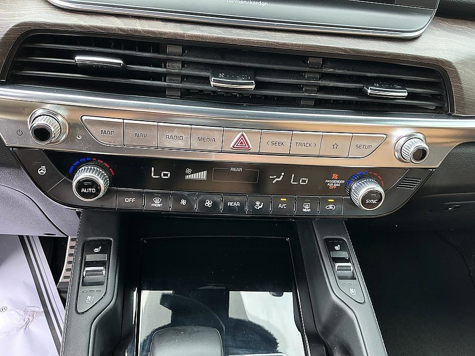 Used 2021 Gravity Grey Kia SX image 18