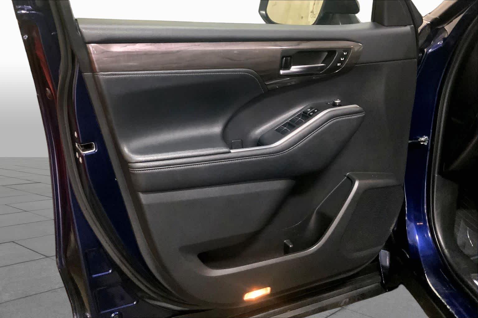 Used 2023 Blueprint Toyota Limited image 22