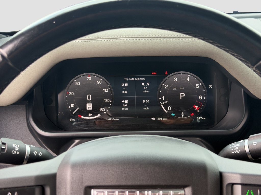Used 2023  Land Rover X image 11