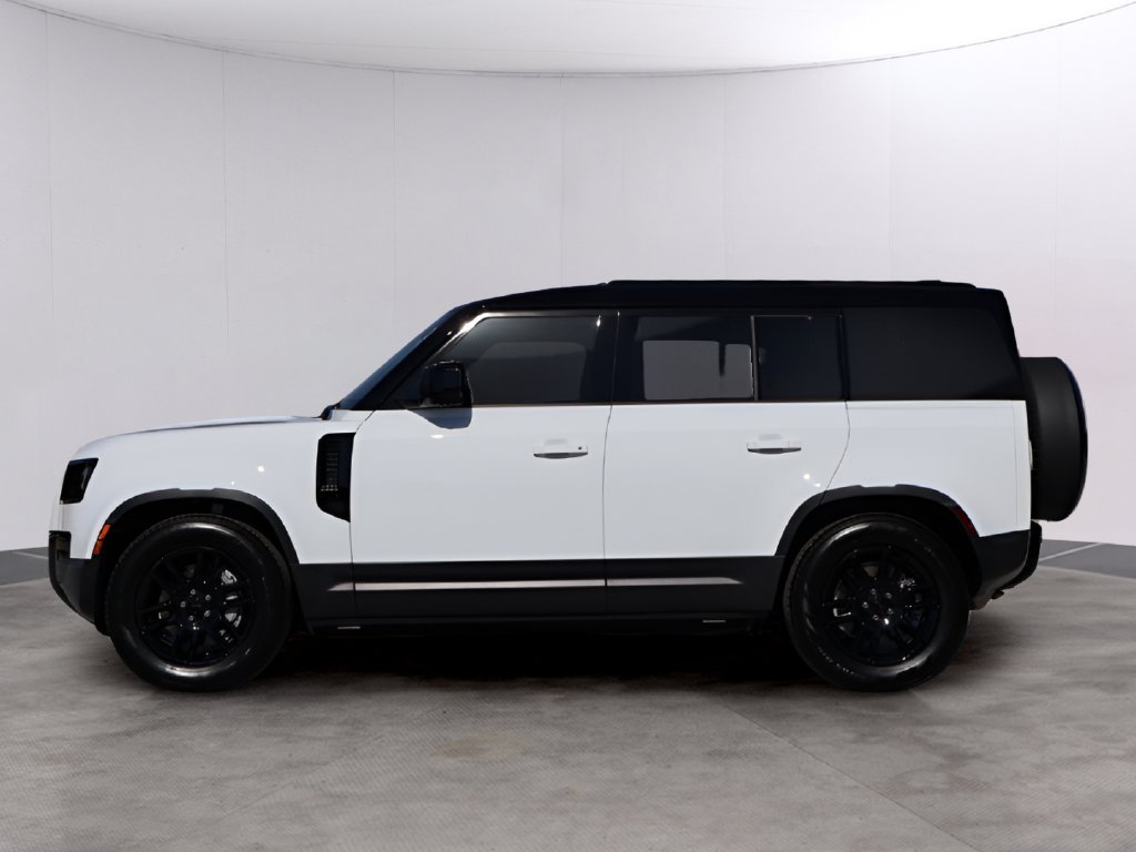 Certified Used 2026 Fuji White Land Rover S image 4