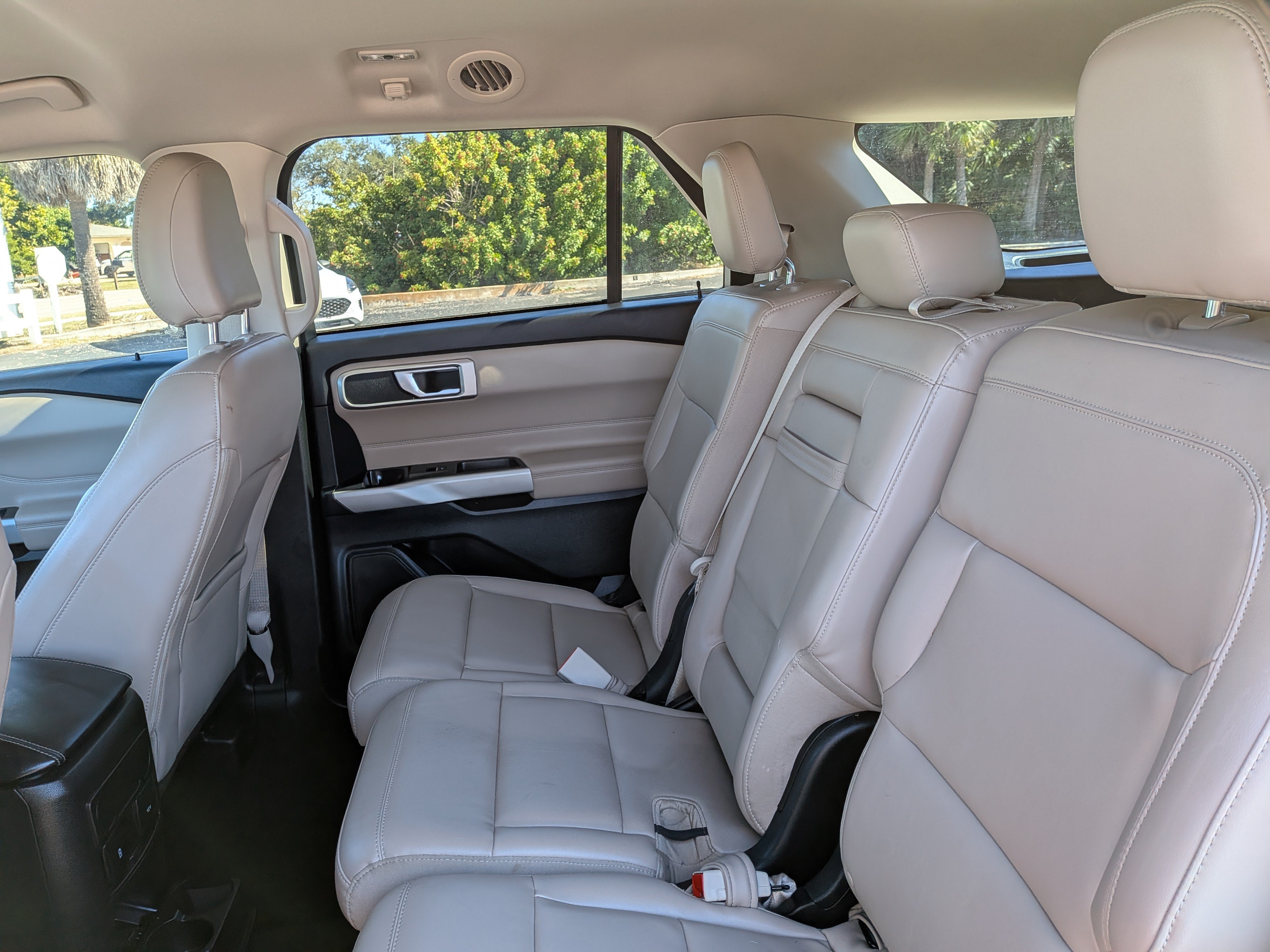 Used 2023 Rapid Red Metallic Tinted Clearcoat Ford XLT image 15