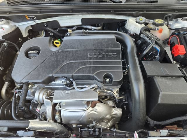 Used 2024 Summit White Chevrolet 1LT image 30