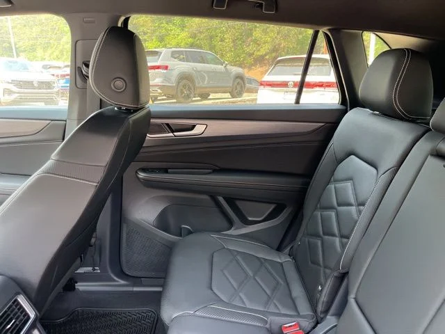 New 2026 Black Volkswagen 2.0T SE image 13