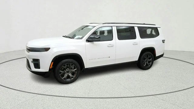 New 2026 Bright White Clear-Coat Exterior Paint Jeep Limited Altitude image 4