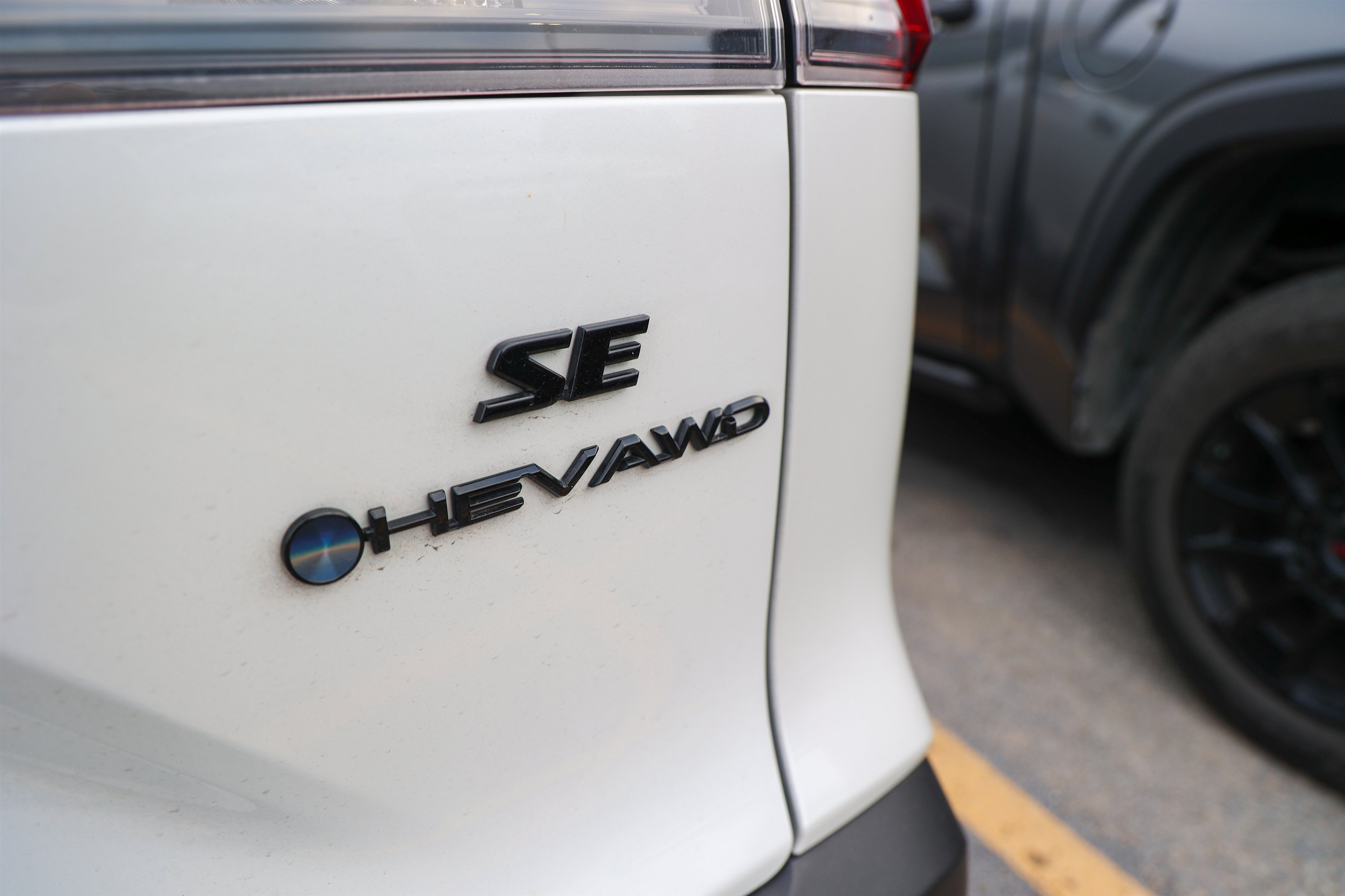 Used 2025 WIND CHILL PEARL/ Toyota Hybrid Nightshade Edition image 11