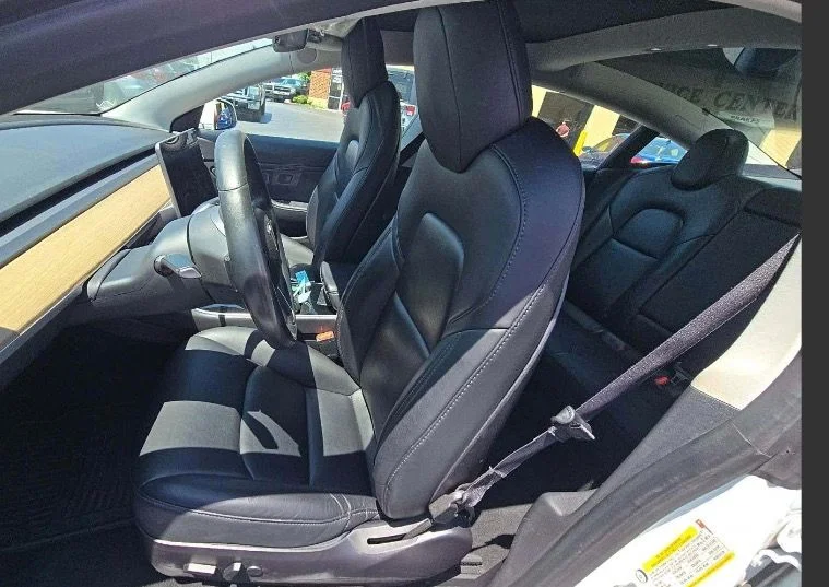 Used 2019 White Tesla Standard Range Plus image 3
