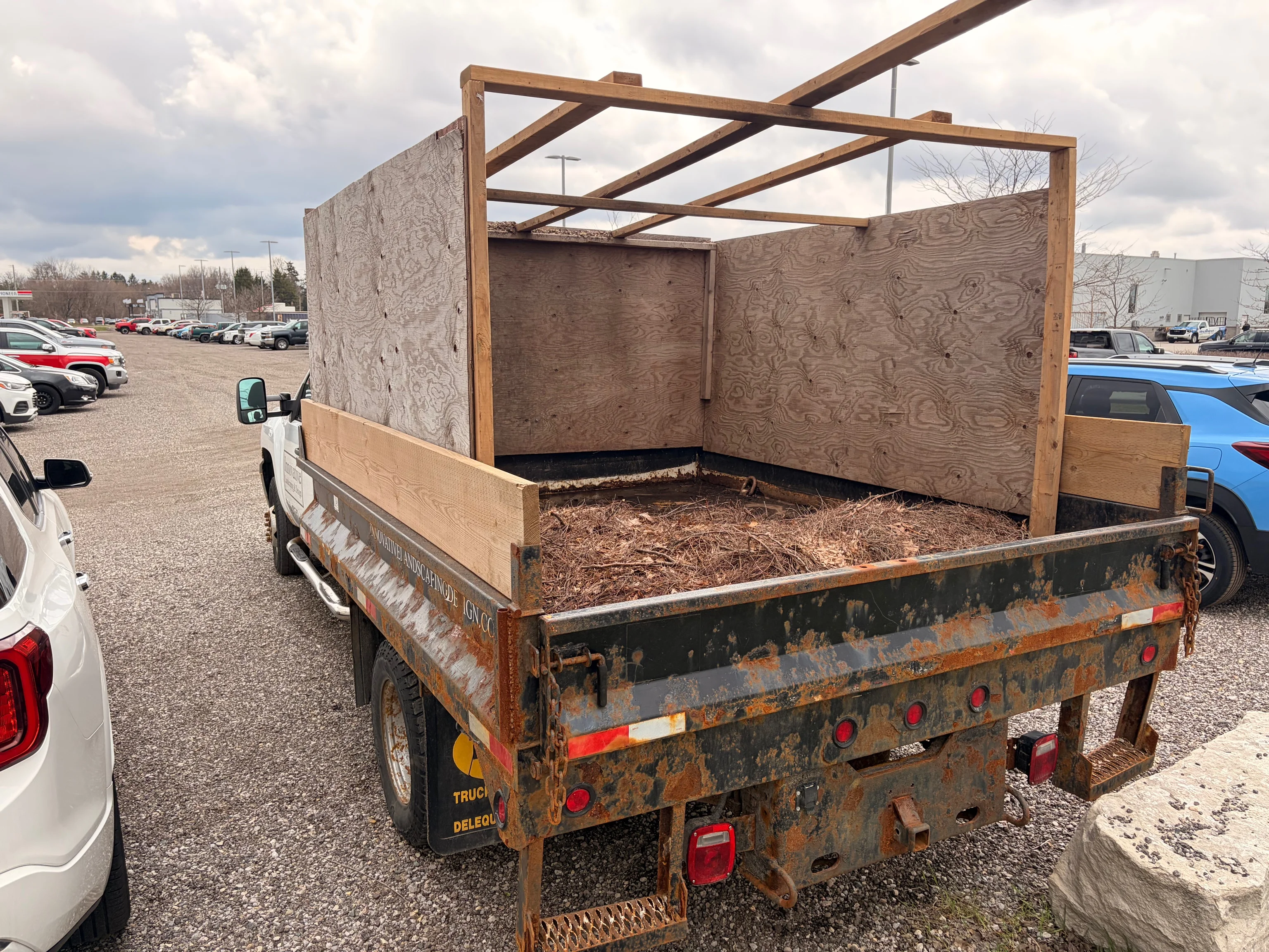 Used 2013  Chevrolet WT image 4