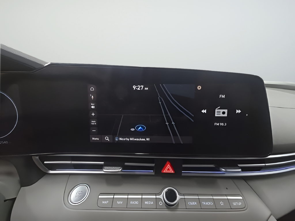Used 2025 Red Hyundai SEL Convenience image 32
