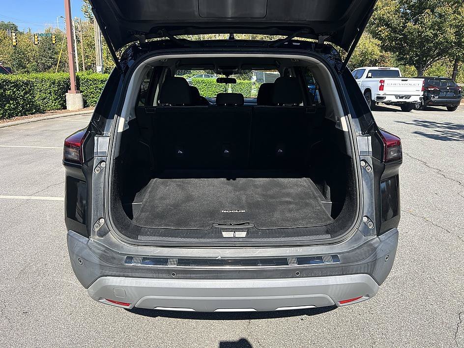 Used 2021 Super Black Nissan SV image 15