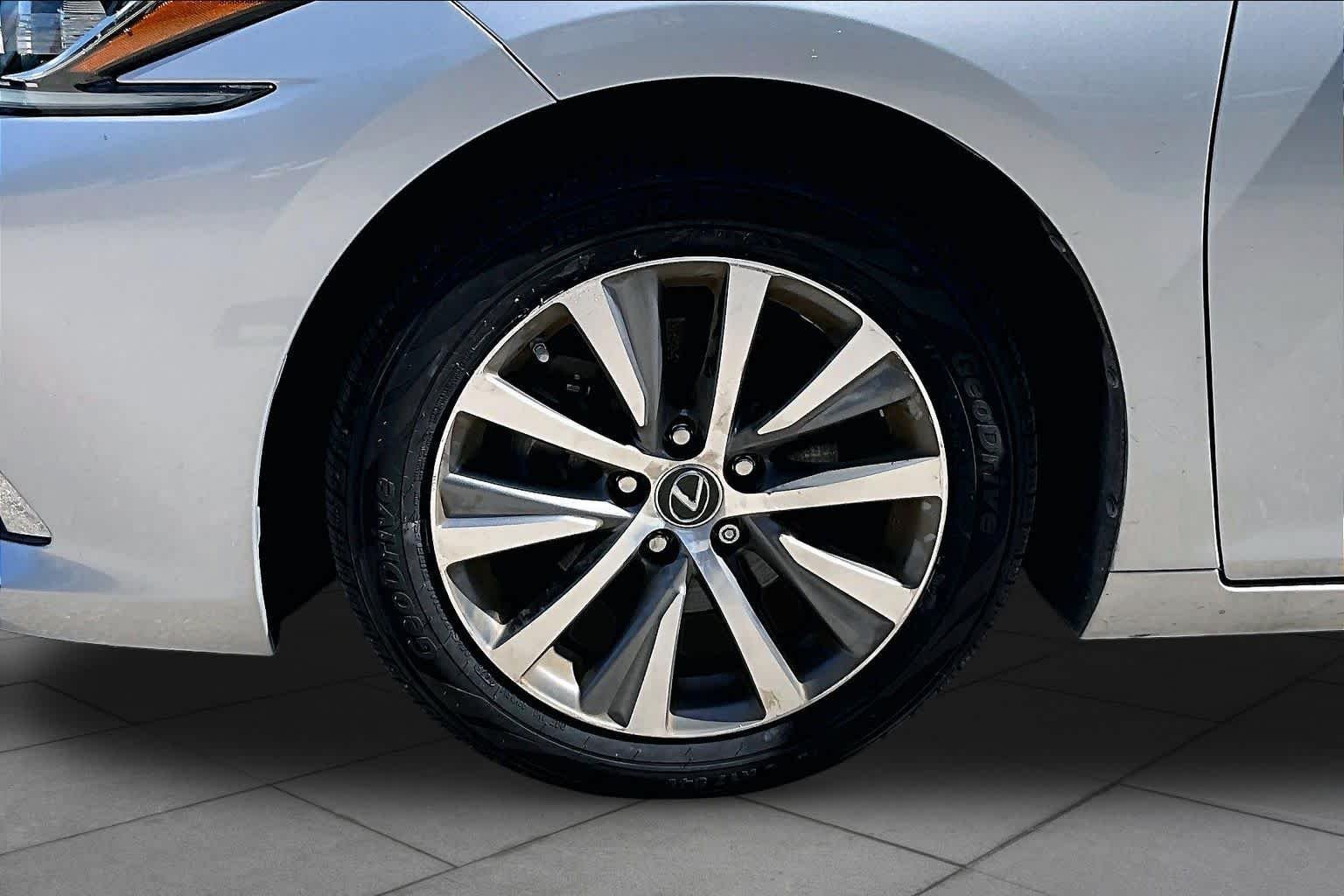 Used 2019 Silver Lining Metallic Lexus  image 11