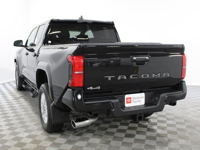 2026 Toyota Tacoma SR5 - Photo 9