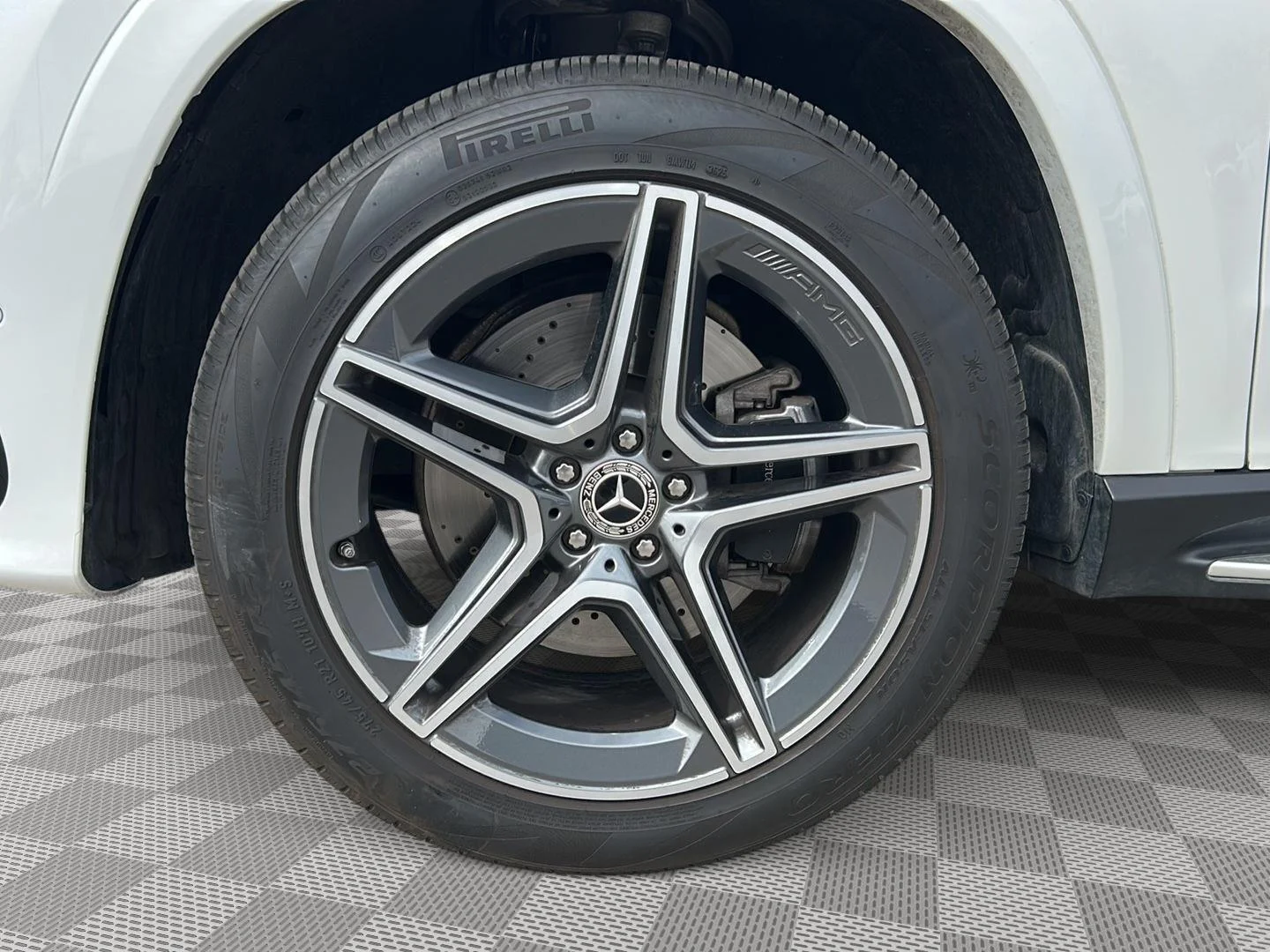 New 2026 Polar White Mercedes-Benz GLS 450 image 9