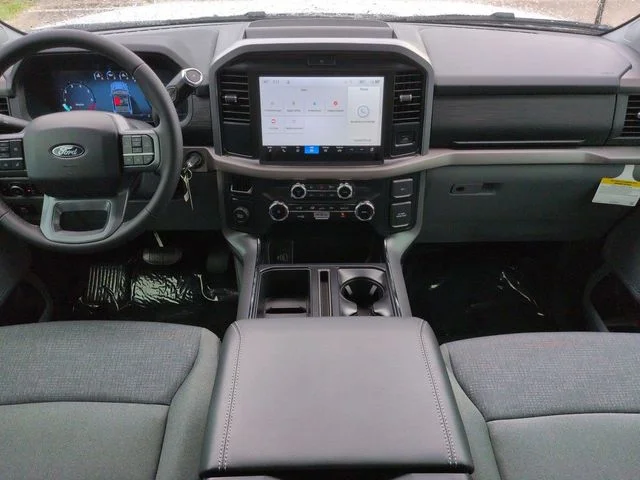 New 2026 Oxford White Ford XLT image 15