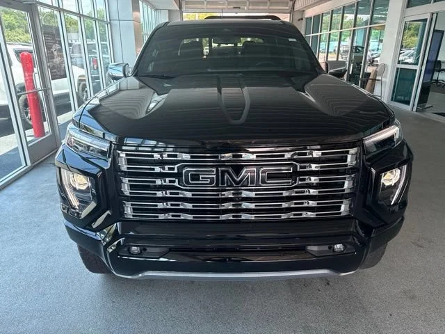 Used 2026 Onyx Black GMC Denali image 2