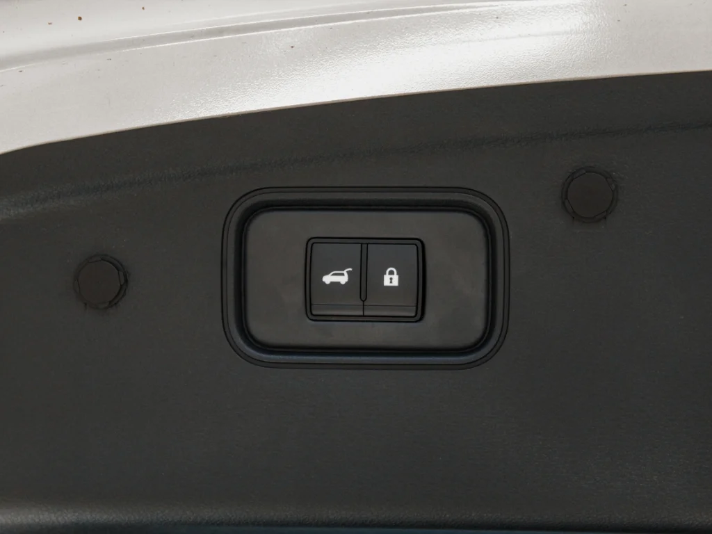 New 2027 2T RAD WHT INFINITI Autograph AWD image 32