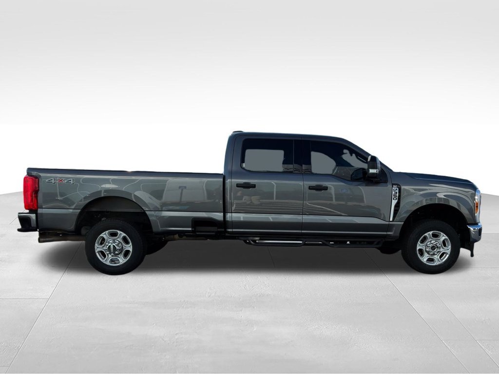 Used 2025 Gray Ford XLT image 5