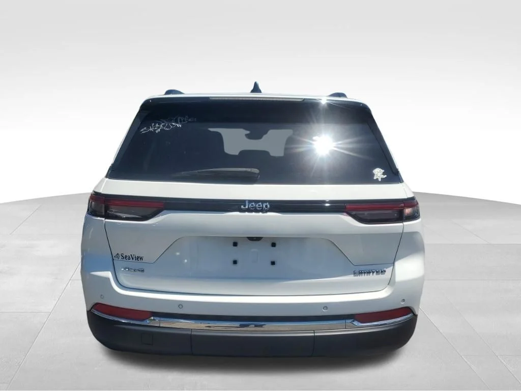 Used 2023 White Jeep Limited image 4