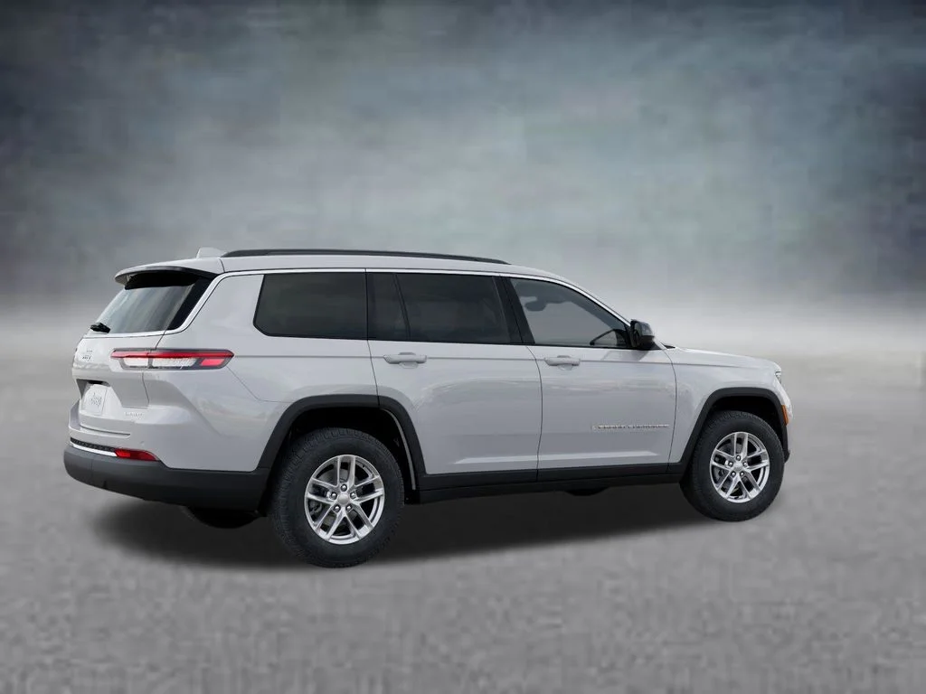 New 2026 Bright White Clear-Coat Exterior Paint Jeep Laredo image 4