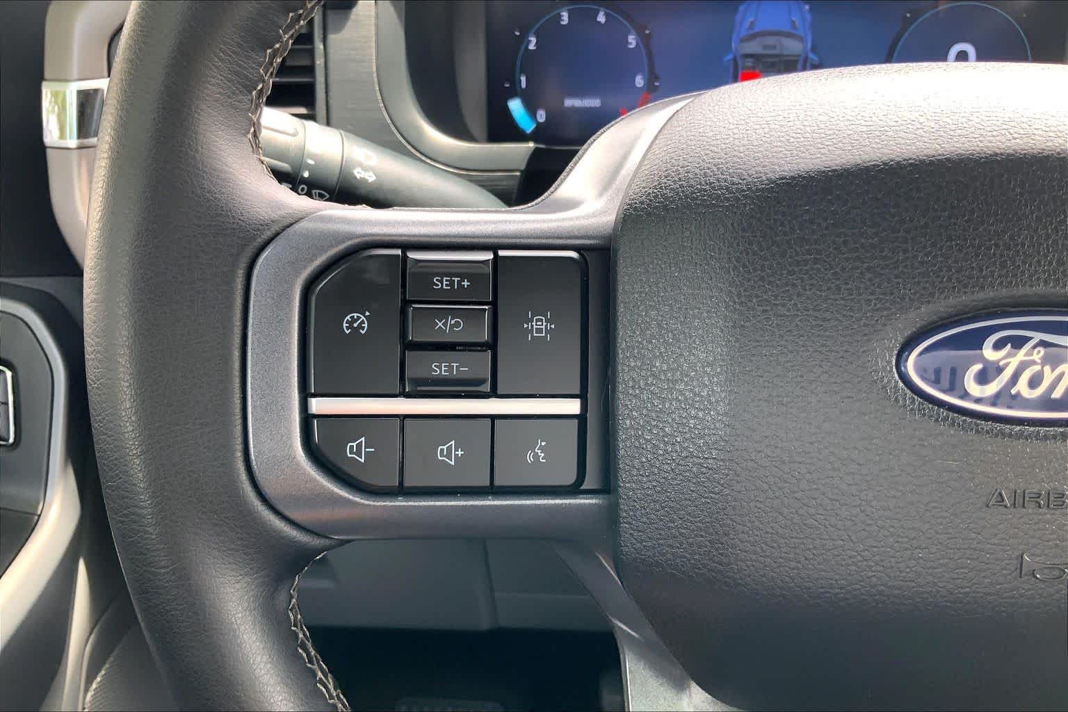 Used 2025 Atlas Blue Metallic Ford XLT image 24