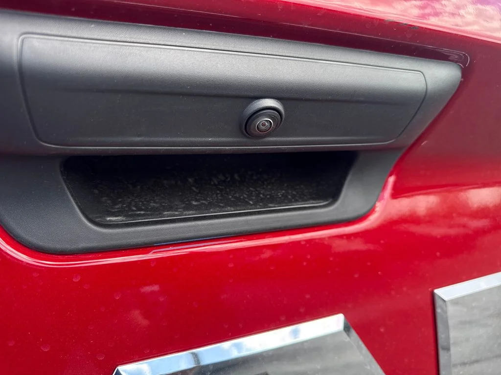 New 2026 Molten Red Pearl-Coat Exterior Paint RAM TRADESMAN image 9
