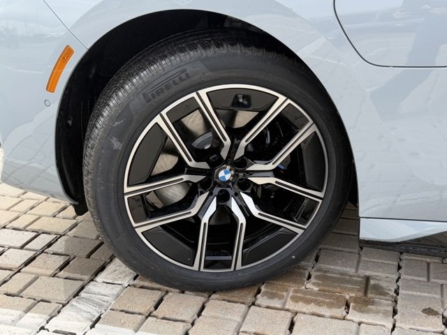 New 2025 Brooklyn Grey Metallic BMW 750e xDrive image 7