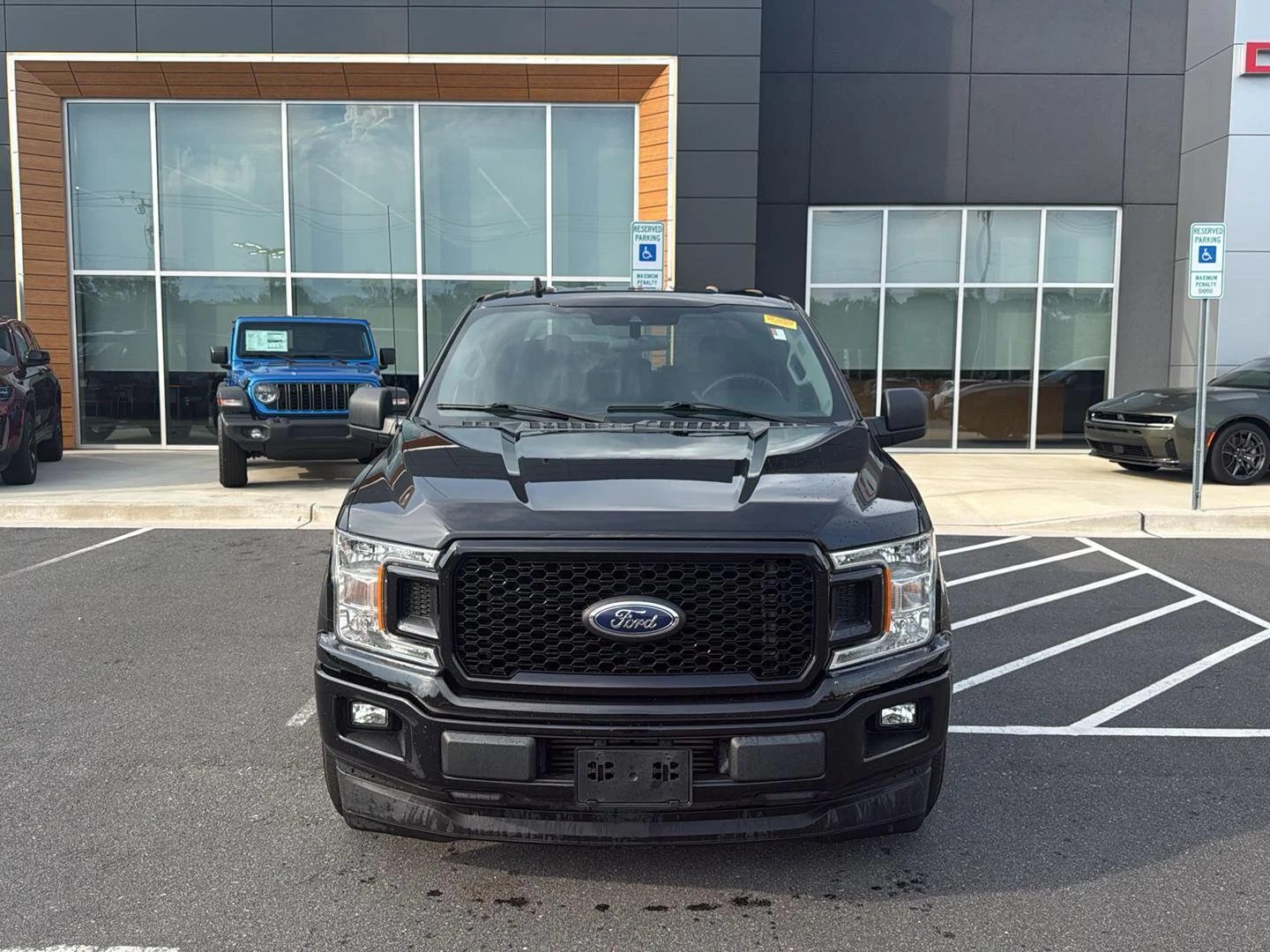 Used 2020 Agate Black Metallic Ford XL image 15