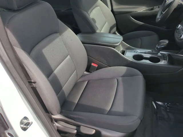 Used 2024 White Chevrolet LT image 25