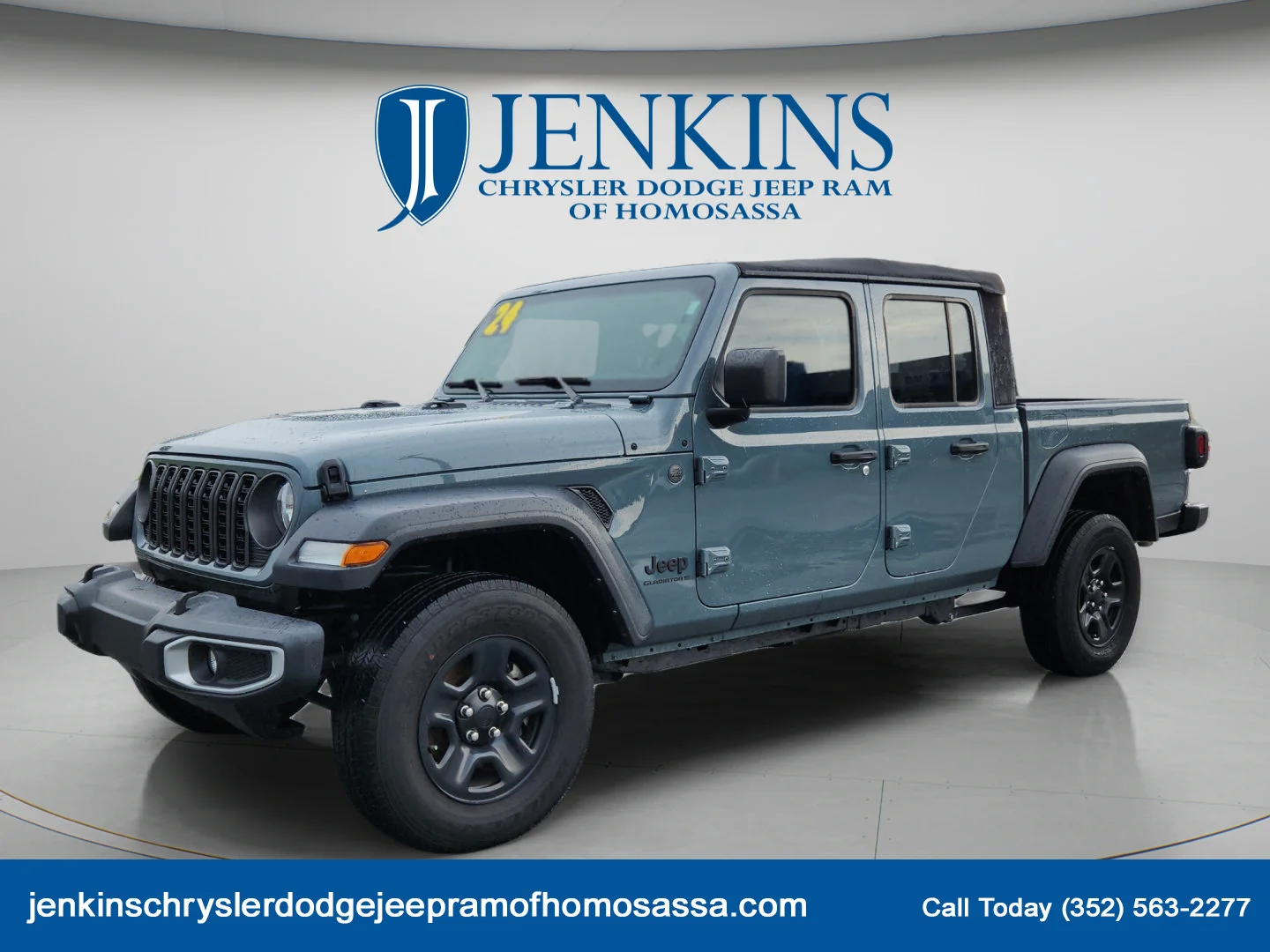 Used 2024 Anvil Clear Coat Jeep Sport image 10