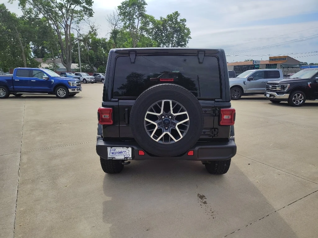 Used 2024 Black Clearcoat Jeep Sahara image 5