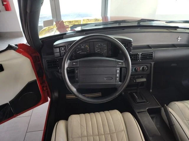 Used 1992 Red Ford LX image 14