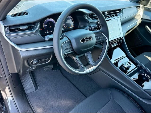 New 2026 Baltic Gray Metallic Clear-Coat Exterior Paint Jeep Laredo image 7